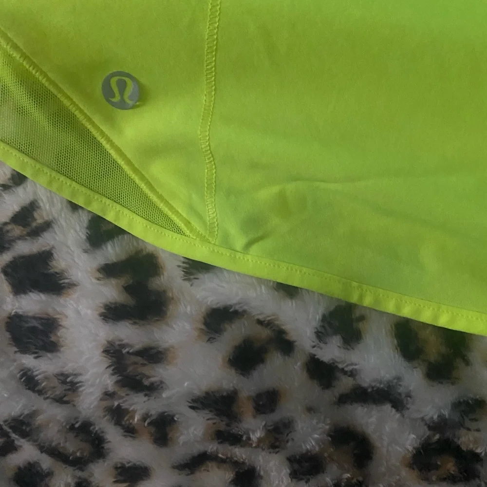 Lululemon Hotty Hot High-Rise Lined
Short 4" size 10 - highlight yellow - Picture 4 of 5